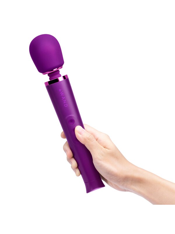 Le Wand Petite Rechargeable Massager Cherry