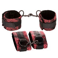 Scandal Universal Cuff Set Red